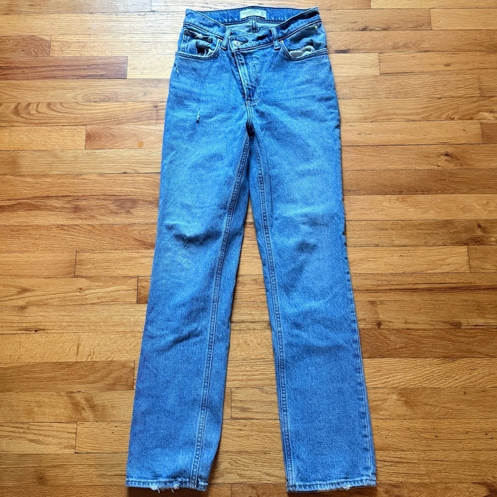 ABERCROMBIE & FITCH 90’s Ultra High‎ Rise Curve Love Asymmetrical Jeans size 24